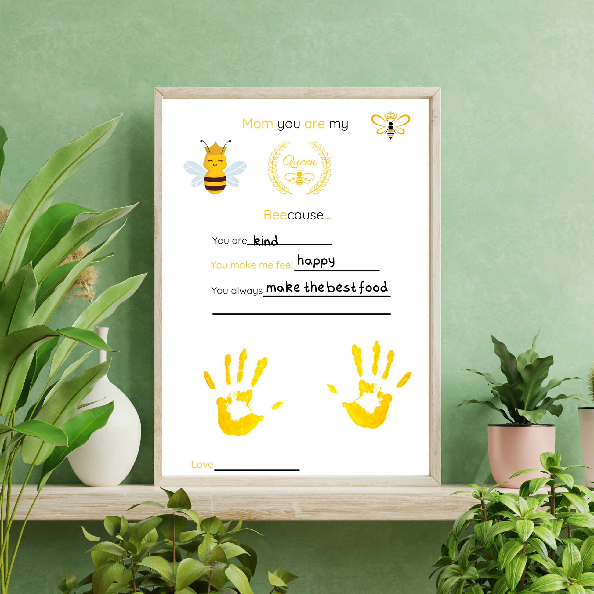 A mothers day or mum birthday gift printable queen bee themed framed keepsake.
